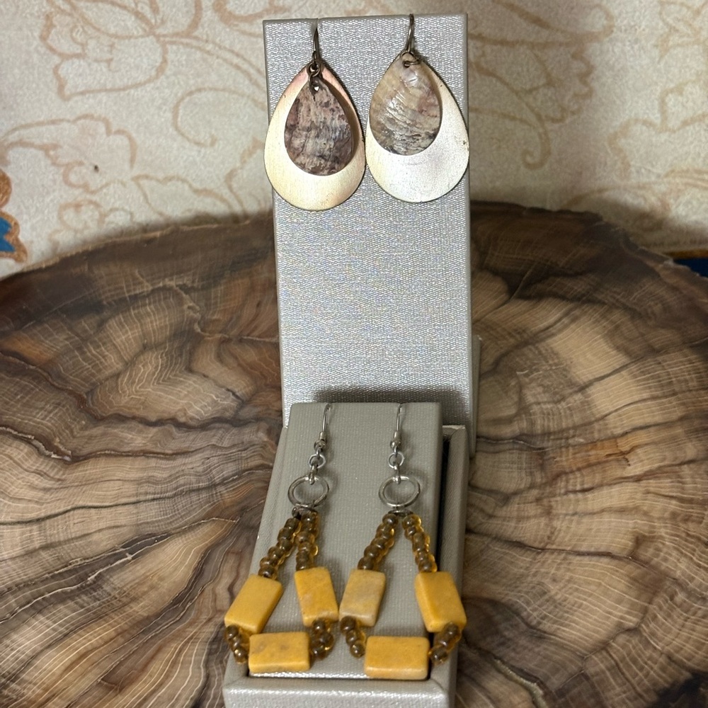 Set/2 Gold Brass Shell and Beaded Earrings